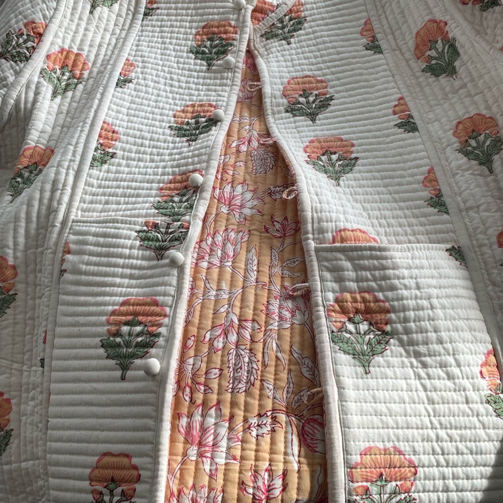 Floral reversible Quilted Jacket- cotton. - Picture 5 of 8